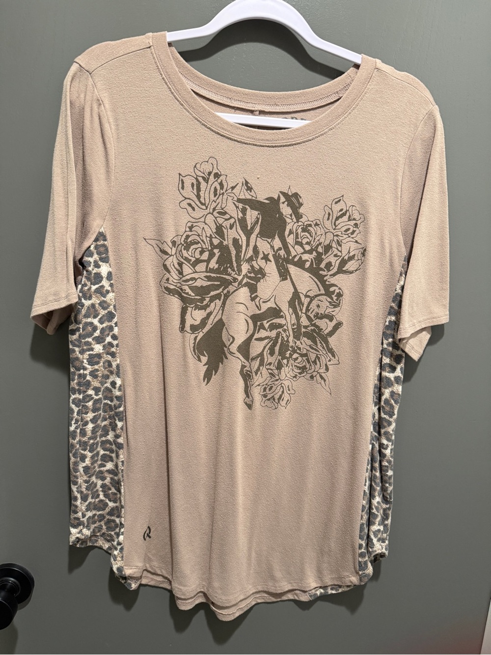 Beige Floral & Leopard Side-Panel Short Sleeve Tee